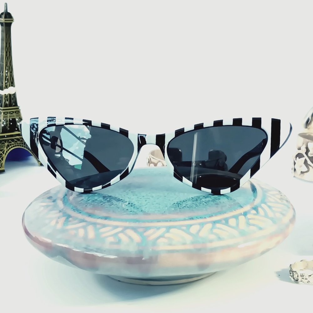 Zebra Chic: Brand New Black & White Triangle Cat Eye Sunglasses for Fashionistas